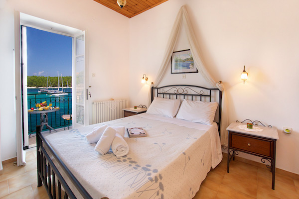 kefalonia waterfront apartments fiscardo kefalonia 17